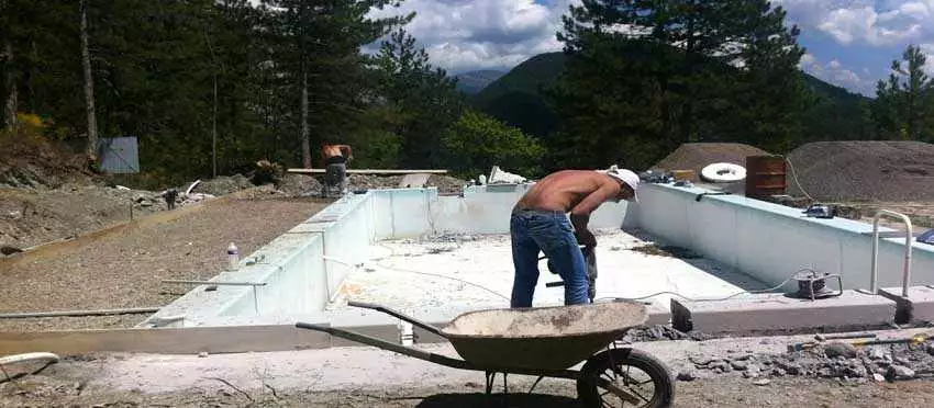 piscine peinte réparation aquapolyester
